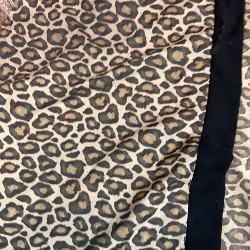 Leopard print kimono. Medium. - Picture 3 of 4